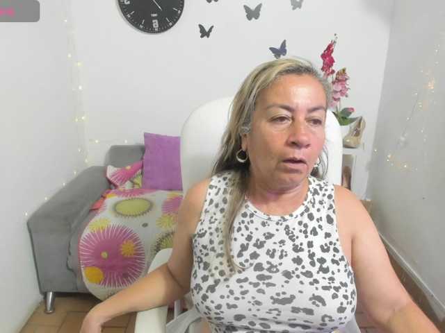 Evil-neighbor live cam on BongaCams