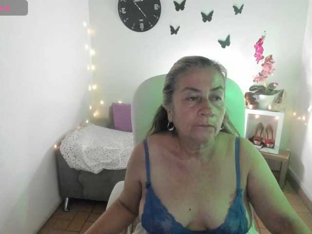 Evil-neighbor live cam on BongaCams
