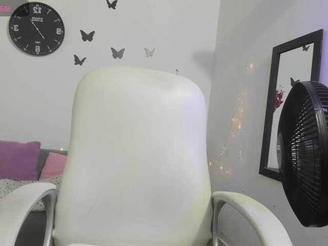 Evil-neighbor live cam on BongaCams