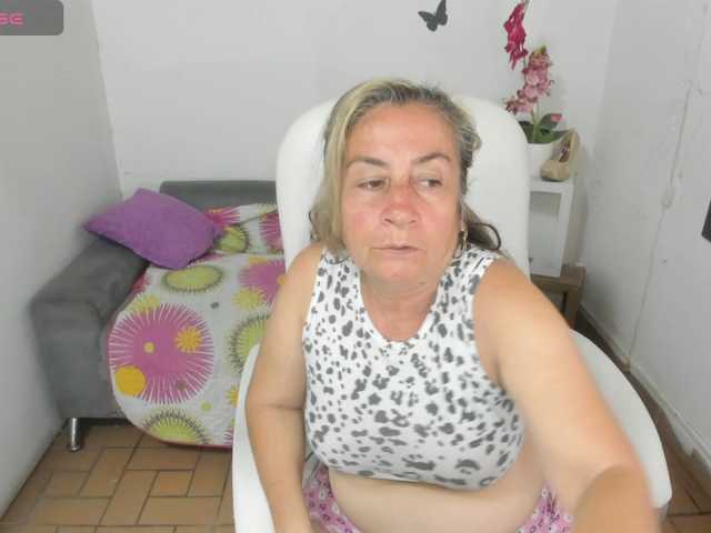 Evil-neighbor live cam on BongaCams