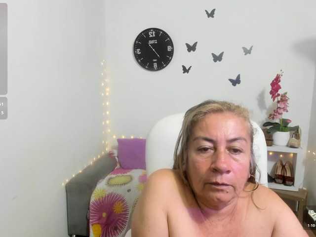 Evil-neighbor live cam on BongaCams