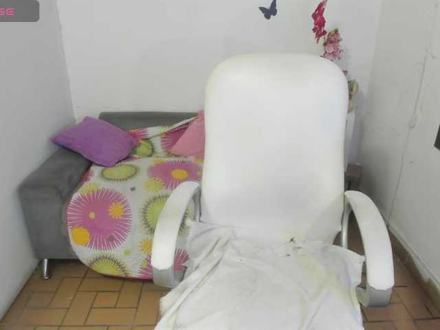 Evil-neighbor live cam on BongaCams