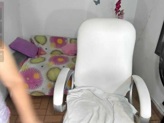 Evil-neighbor webcam bongacams model stream image