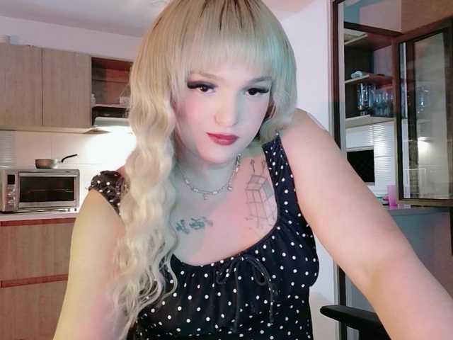 KendallCurkov live cam