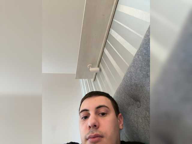 go to chat with Dream022