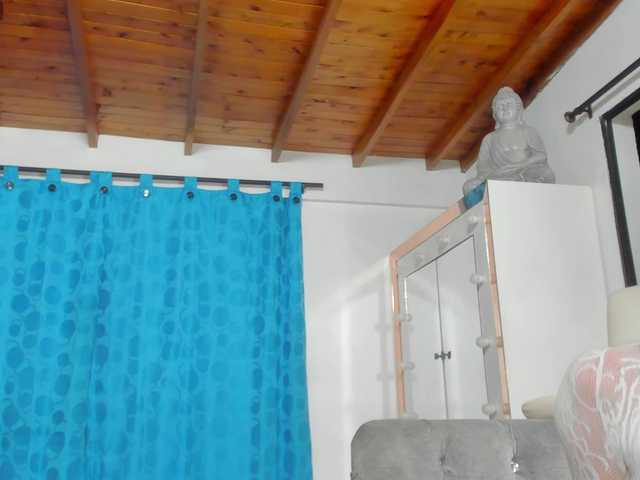 emilyhornett live webcam show