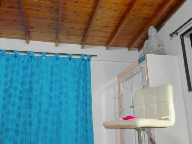 emilyhornett live webcam show