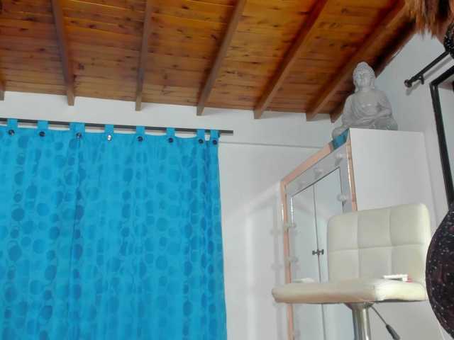 emilyhornett live webcam show