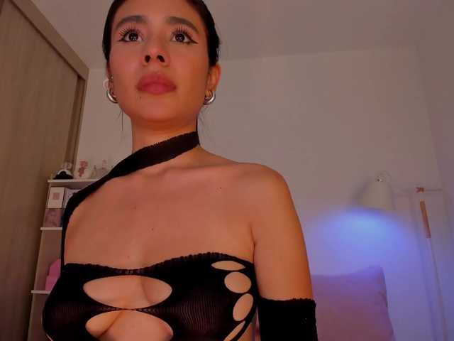Tinny111 live webcam show