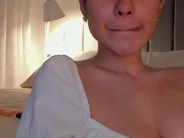 TinyRouse's BongaCams show and profile