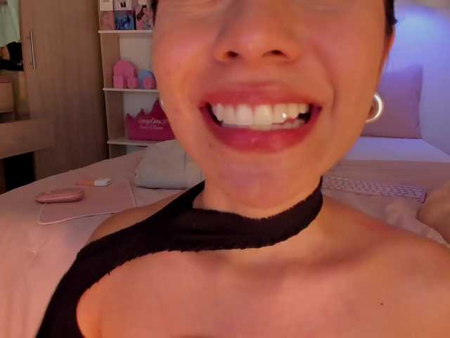 Tinny111 live webcam show
