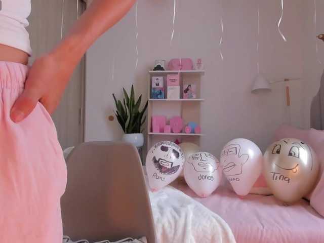 TinyRouse live cam on BongaCams