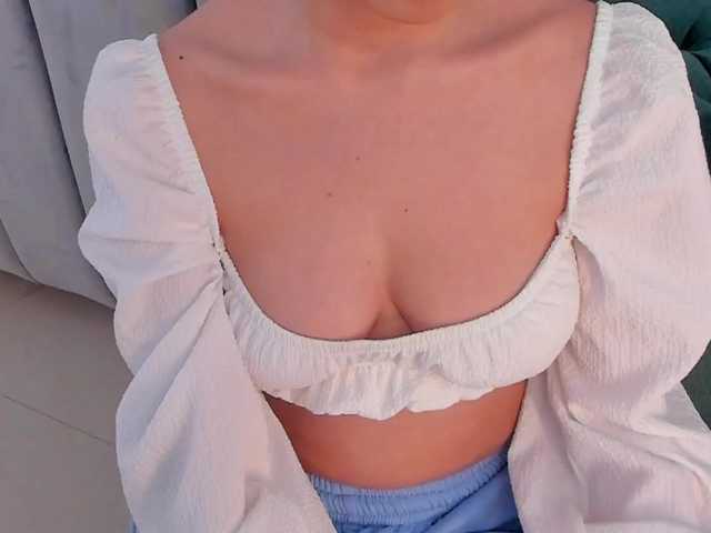 TinyRouse's BongaCams show and profile