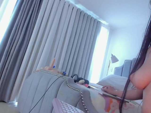 TinyRouse's BongaCams show and profile