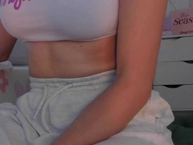 TinyRouse's BongaCams show and profile