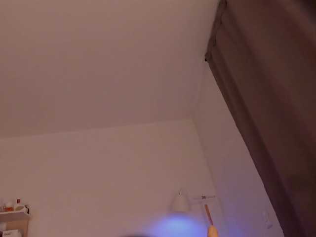 Tinny111 live webcam show