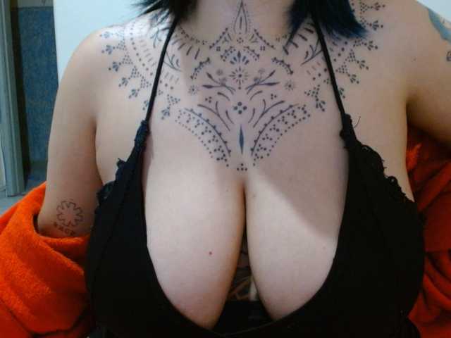 Lilithfire live cam on BongaCams