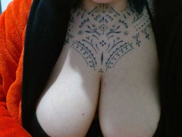Lilithfire live cam on BongaCams