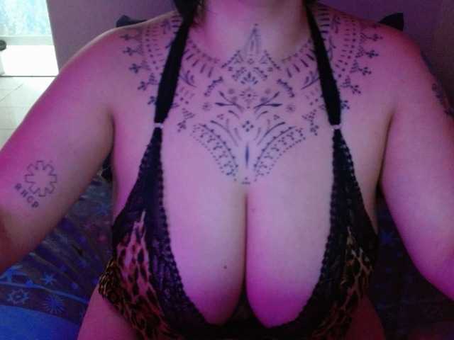 Lilithfire live cam on BongaCams