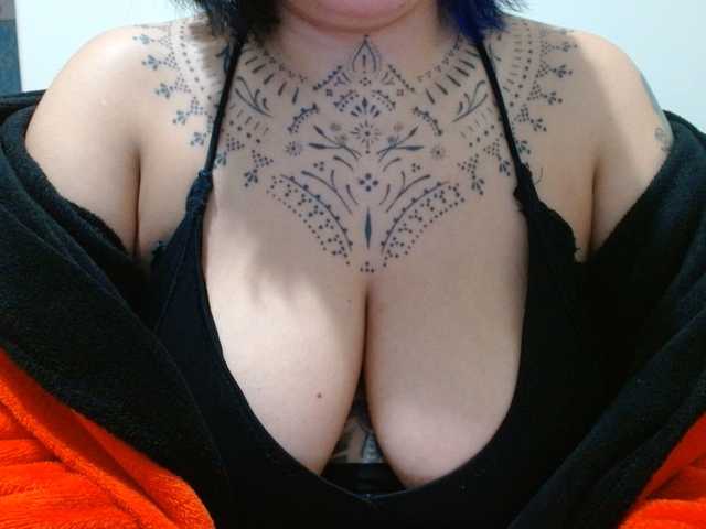 Lilithfire live cam on BongaCams
