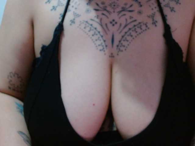 Lilithfire live cam on BongaCams