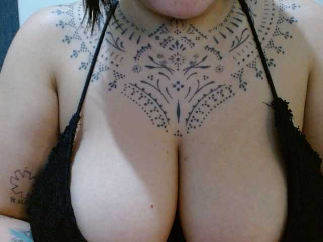 Lilithfire live cam on BongaCams