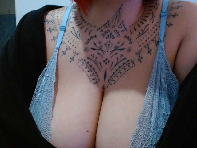Lilithfire live cam on BongaCams
