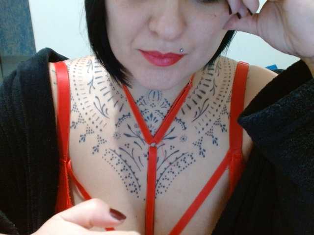Lilithfire live cam on BongaCams