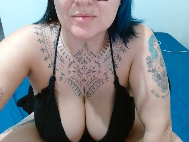 Lilithfire live cam on BongaCams