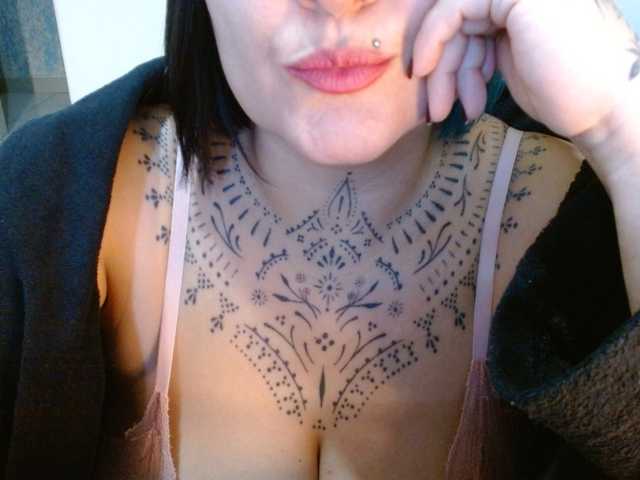 Lilithfire live cam on BongaCams