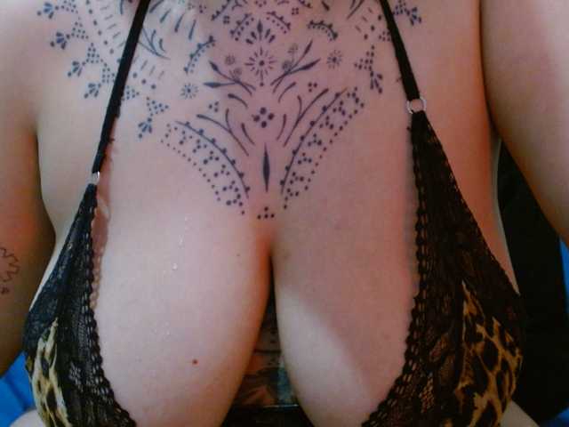 Lilithfire live cam on BongaCams