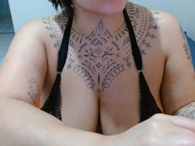 Lilithfire live cam on BongaCams