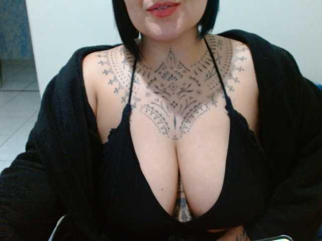 Lilithfire live cam on BongaCams
