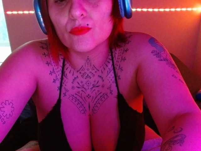 Lilithfire live cam on BongaCams