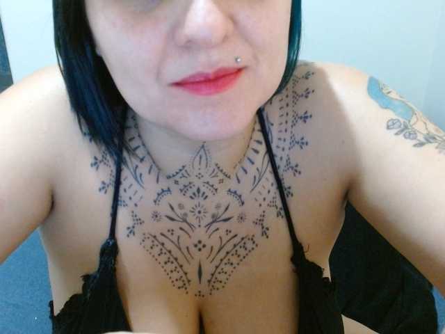 Lilithfire live cam on BongaCams