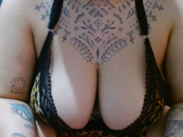 Lilithfire live cam on BongaCams