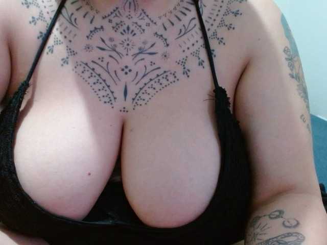 Lilithfire live cam on BongaCams