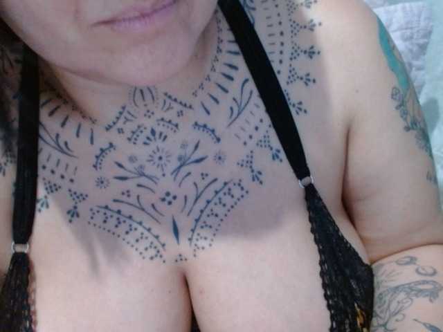 Lilithfire live cam on BongaCams
