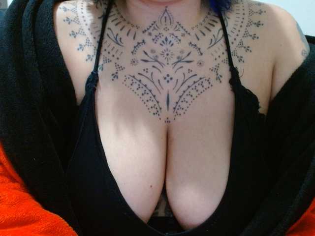 Lilithfire live cam on BongaCams
