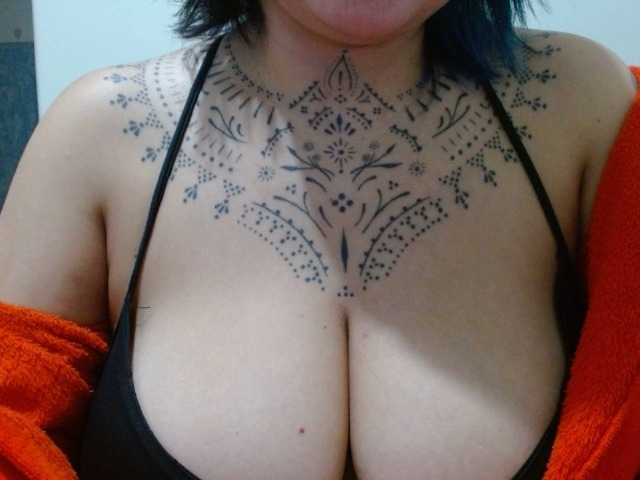 Lilithfire live cam on UnifiedCams