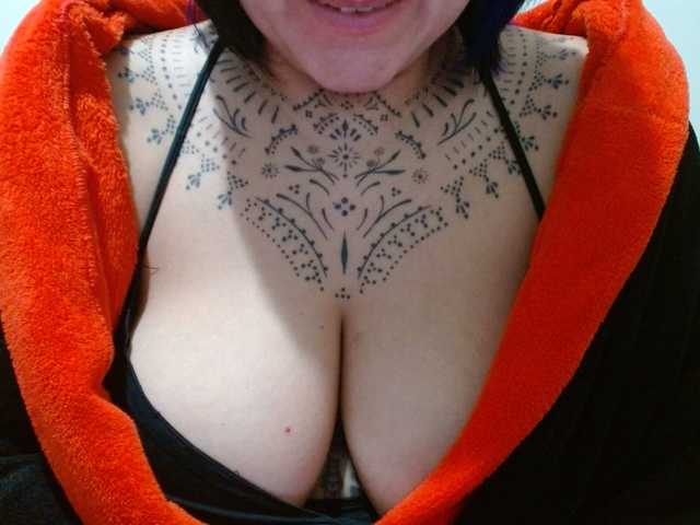 Lilithfire live cam on BongaCams
