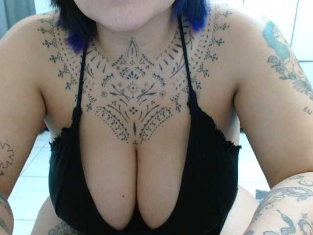 Lilithfire's BongaCams show and profile