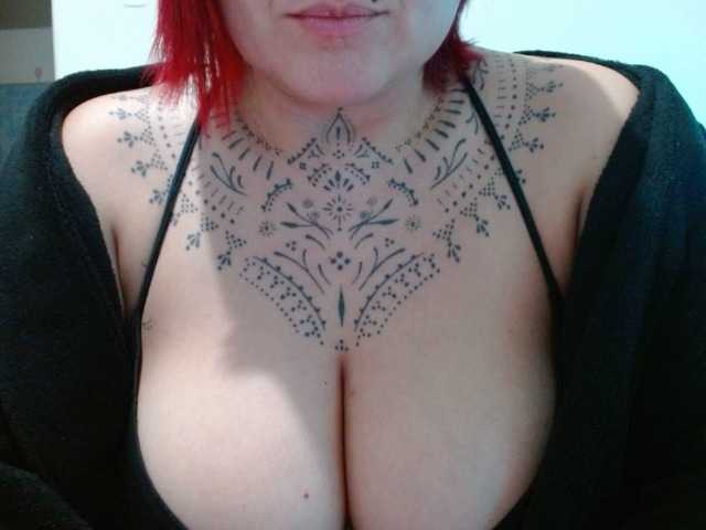 Lilithfire live cam on BongaCams