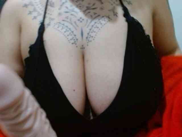 Lilithfire webcam