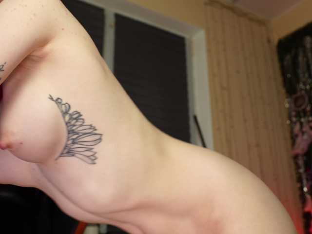 BlueCherry's BongaCams show and profile