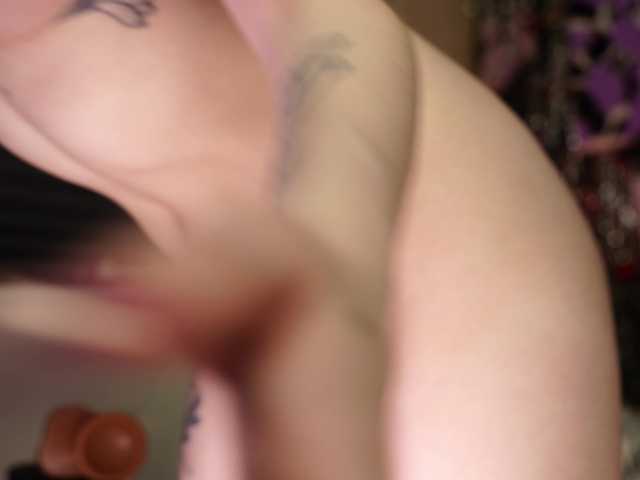 BlueCherry's BongaCams show and profile