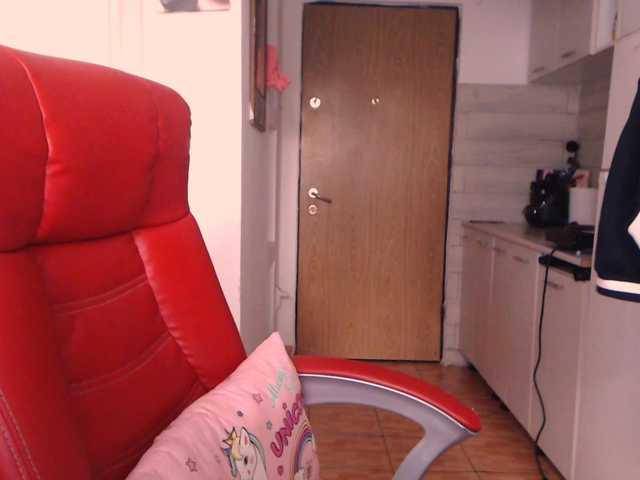 Simyhvn live cam on BongaCams