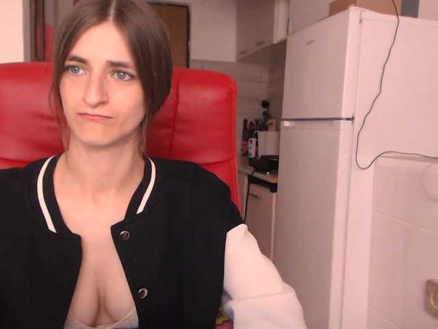 Simyhvn live cam on BongaCams