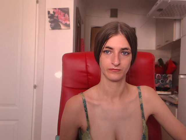 Simyhvn live cam on BongaCams