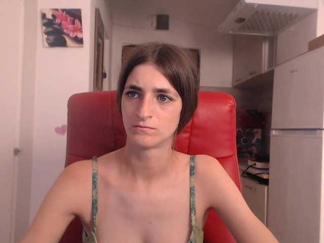 Simyhvn live cam on BongaCams